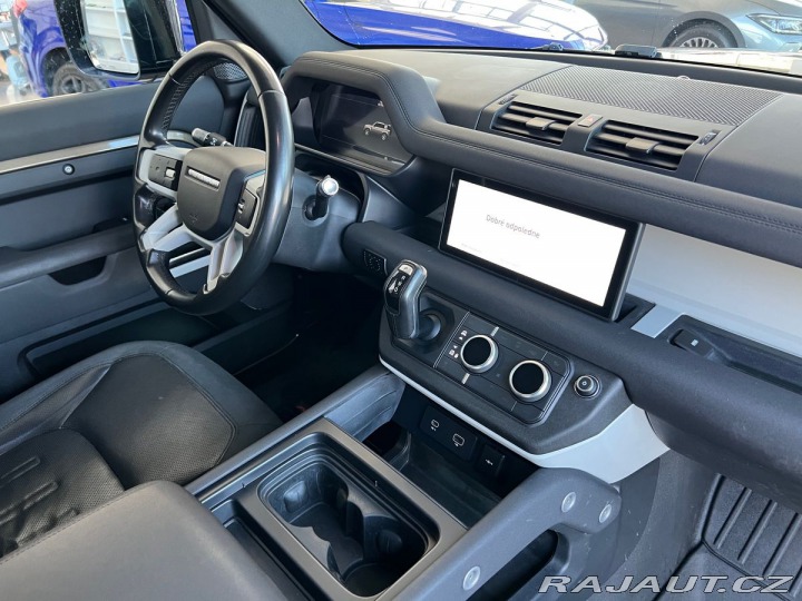 Land Rover Defender 177kW AWD Tažné Pano 2021