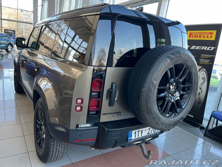 Land Rover Defender 177kW AWD Tažné Pano 2021