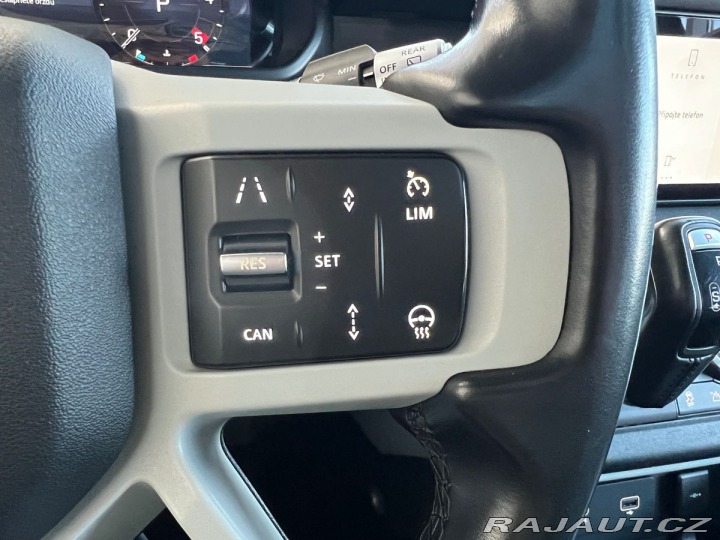 Land Rover Defender 177kW AWD Tažné Pano 2021