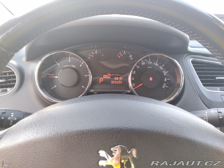 Peugeot 5008 2.0 HDI AC,NAVI,AUTOMAT 2012