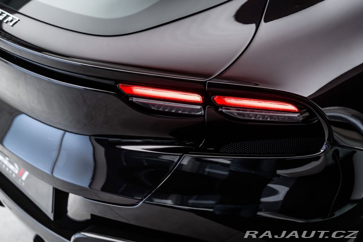 Ferrari Purosangue Lift, karbon, NOVÉ 2026