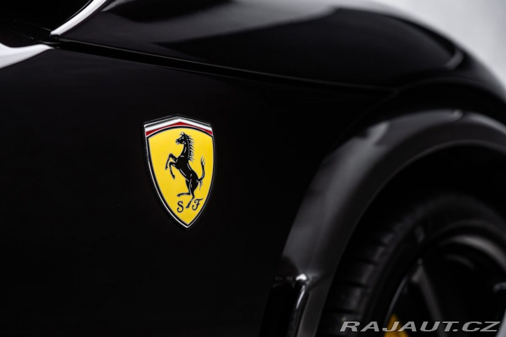 Ferrari Purosangue Lift, karbon, NOVÉ 2026