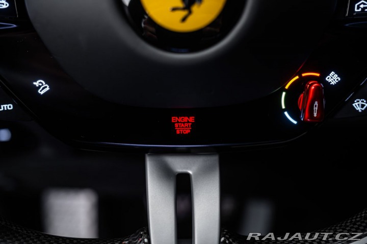 Ferrari Purosangue Lift, karbon, NOVÉ 2026
