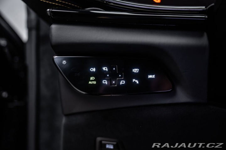 Ferrari Purosangue Lift, karbon, NOVÉ 2026