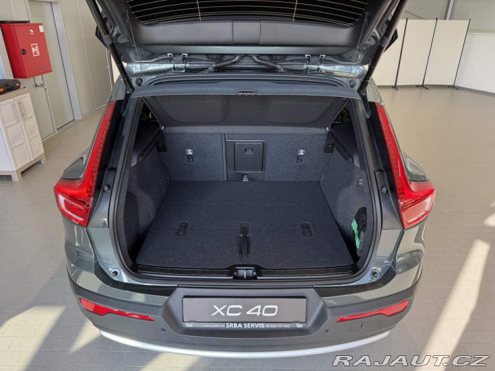 Volvo XC40 B3 2.0L 163 HP AT7 FWD CO 2026