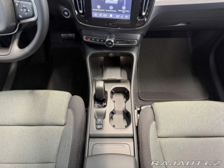 Volvo XC40 B3 2.0L 163 HP AT7 FWD CO 2026
