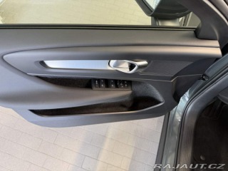 Volvo XC40 B3 2.0L 163 HP AT7 FWD CO 2026