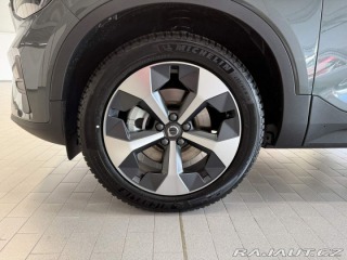 Volvo XC40 B3 2.0L 163 HP AT7 FWD CO 2026