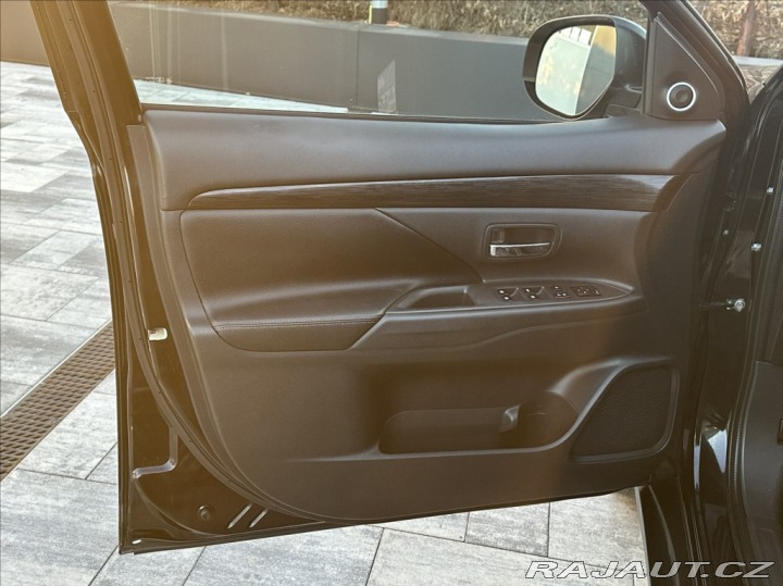 Mitsubishi Outlander 2,2 DI-D 150PS  Top-7 M/T 2017