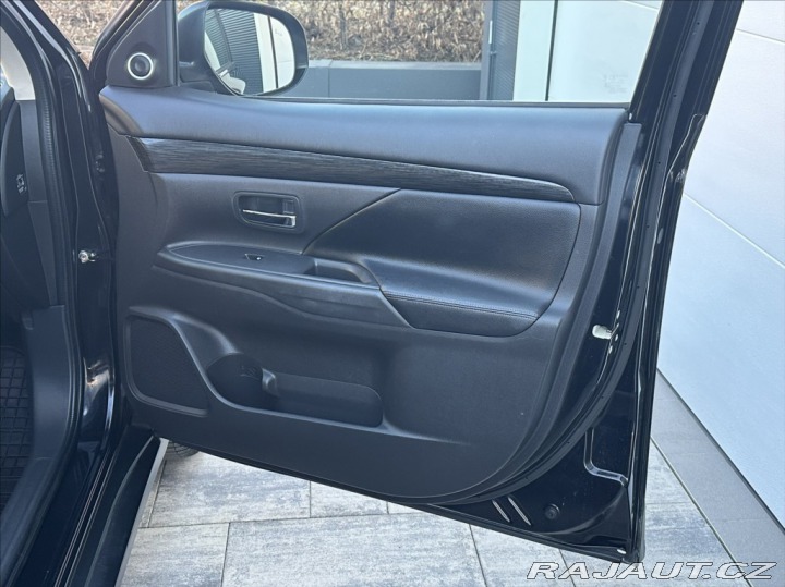 Mitsubishi Outlander 2,2 DI-D 150PS  Top-7 M/T 2017