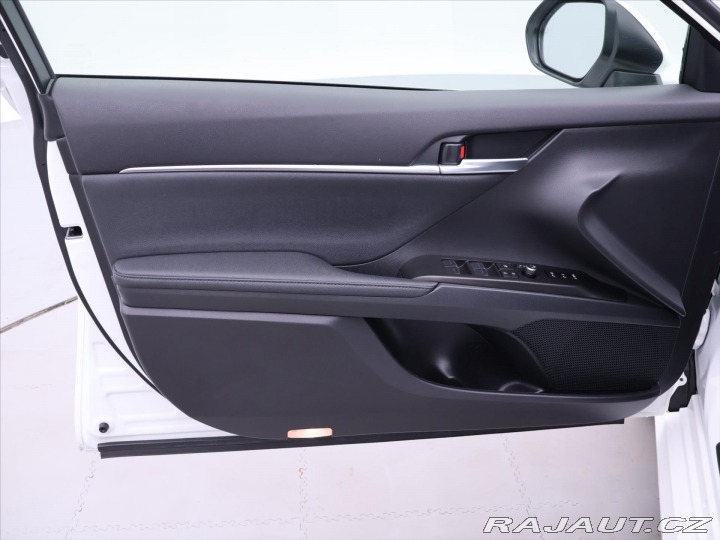 Toyota Camry 2,5 HB Executive CVT CZ D 2023