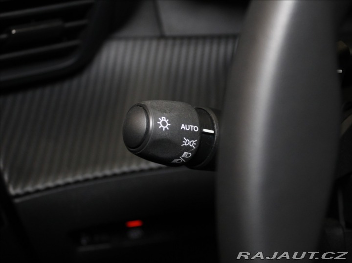 Peugeot 2008 1,2 PT 96kW AT Allure 39t 2023