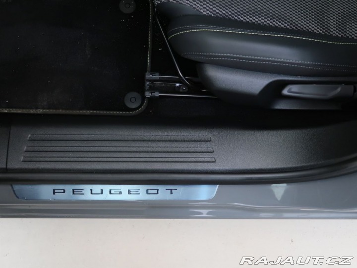 Peugeot 2008 1.2PureTech,96kW,GT,AT8 1800