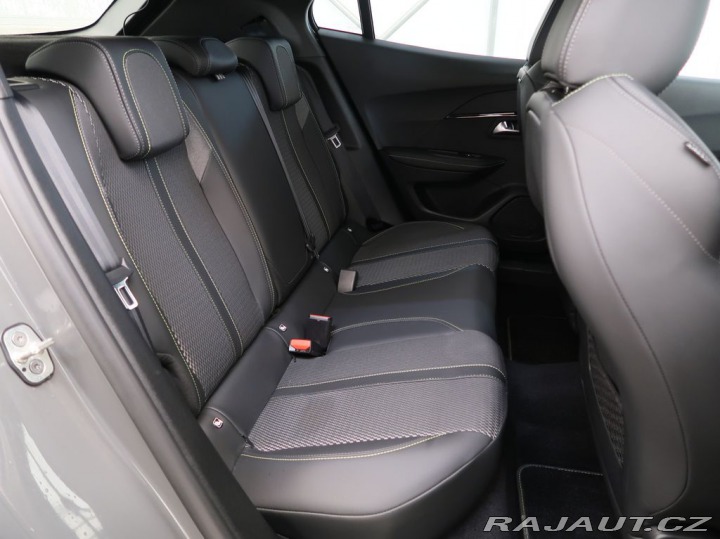 Peugeot 2008 1.2PureTech,96kW,GT,AT8 1800