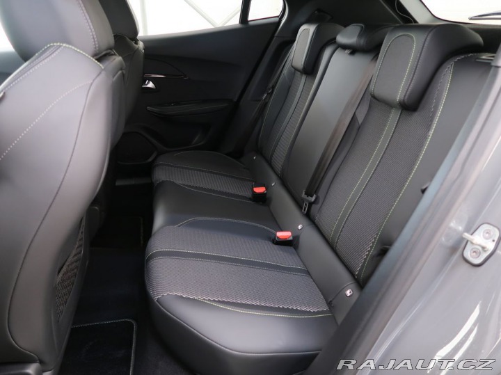 Peugeot 2008 1.2PureTech,96kW,GT,AT8 1800