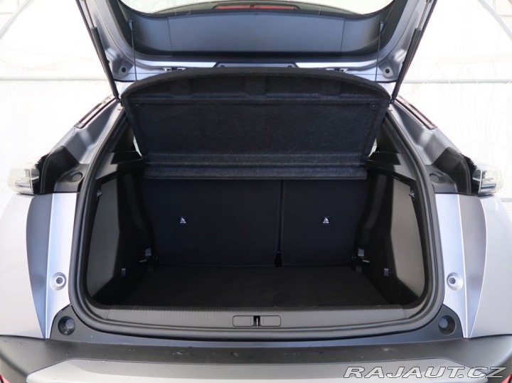 Peugeot 2008 1.2PureTech,74kW,ALLURE,M 1800