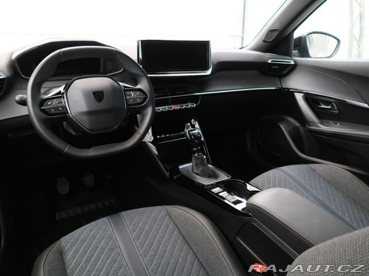 Peugeot 2008 1.2PureTech,74kW,ALLURE,M 1800