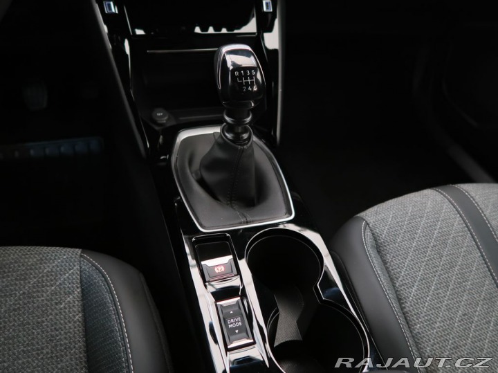 Peugeot 2008 1.2PureTech,74kW,ALLURE,M 1800