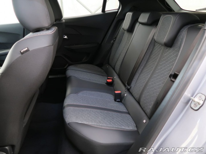 Peugeot 2008 1.2PureTech,74kW,ALLURE,M 1800