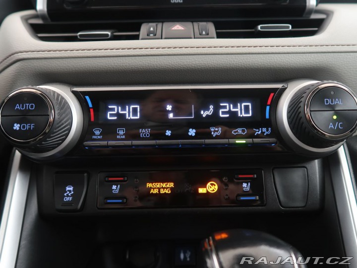Toyota RAV4 2.5Hybrid,4x4,CZ,Executiv 2019