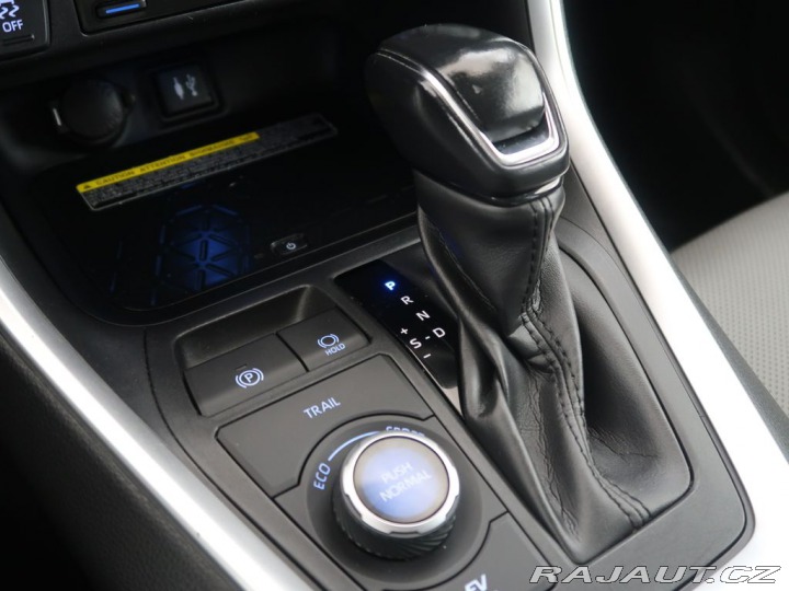 Toyota RAV4 2.5Hybrid,4x4,CZ,Executiv 2019
