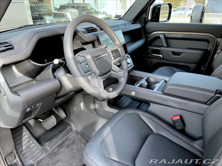 Land Rover Defender 3,0 110 X-Dynamic SE D250 2025