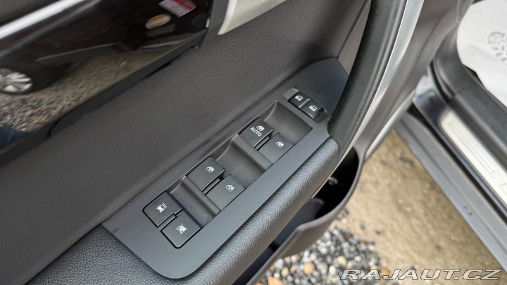 Chevrolet Captiva 2.2D 135kW *A/T*7míst*Ser 2012