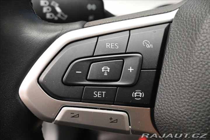 Volkswagen Golf 2,0 TDI 85 kW Life ACC Zá 2022