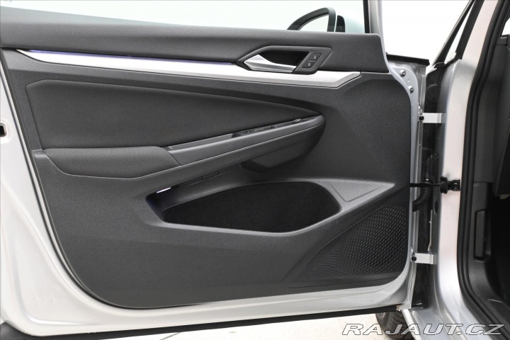 Volkswagen Golf 2,0 TDI 85 kW Life ACC Zá 2022