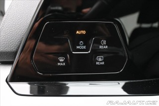 Volkswagen Golf 2,0 TDI 85 kW Life ACC Zá 2022