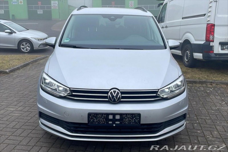 Volkswagen Touran 2,0 TDI 110KW DSG 7 MÍST