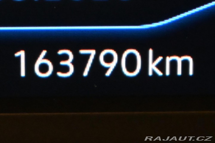 Volkswagen Touran 2,0 TDI 110KW DSG 7 MÍST 2023