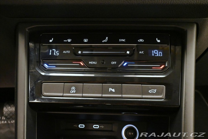 Volkswagen Touran 2,0 TDI 110KW DSG 7 MÍST 2023