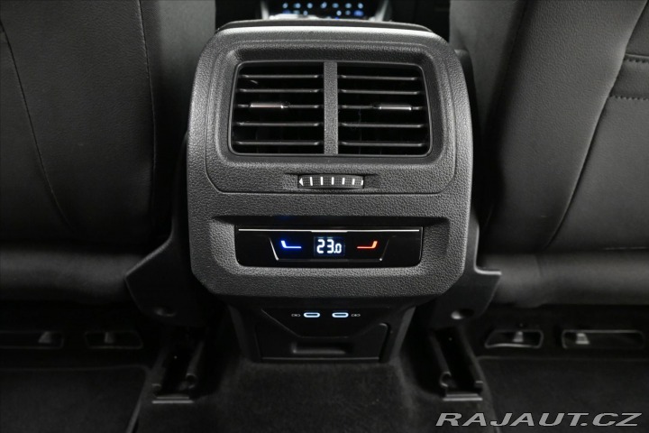 Volkswagen Touran 2,0 TDI 110KW DSG 7 MÍST 2023