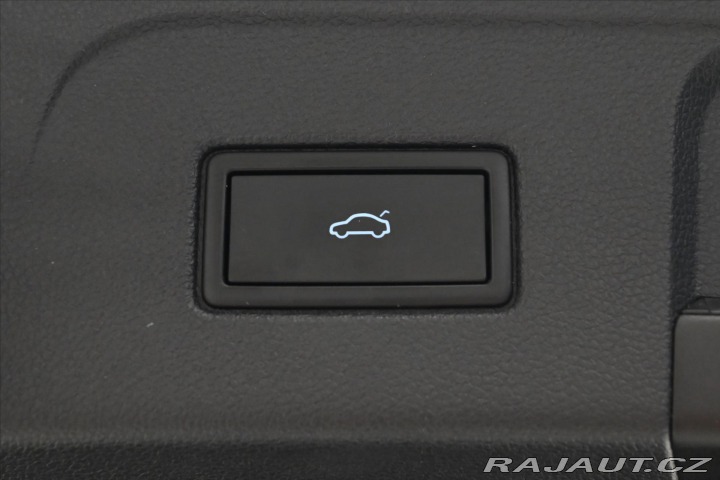 Volkswagen Touran 2,0 TDI 110KW DSG 7 MÍST 2023