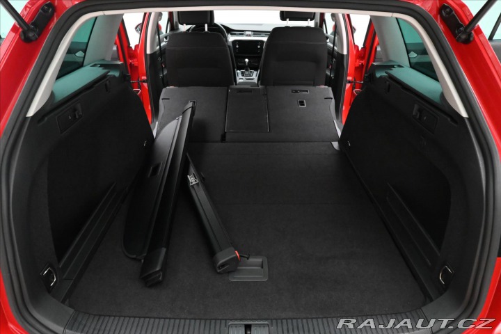 Volkswagen Passat 2,0 TDI 110 KW DSG BUSINE 2022