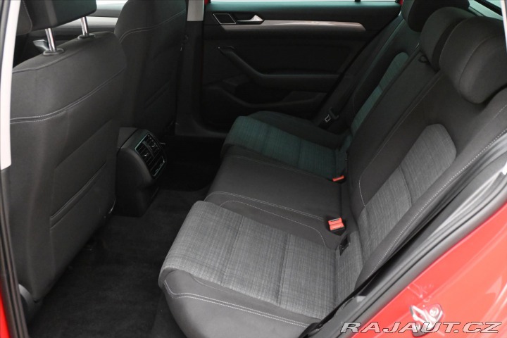 Volkswagen Passat 2,0 TDI 110 KW DSG BUSINE 2022