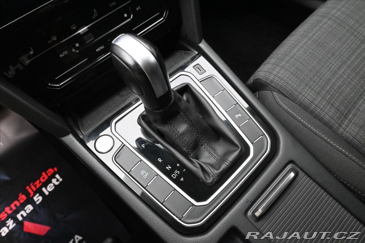 Volkswagen Passat 2,0 TDI 110 KW DSG BUSINE 2022