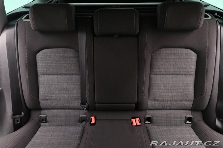 Volkswagen Passat 2,0 TDI 110 KW DSG BUSINE 2022