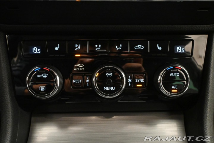 Škoda Superb 2,0 TDI 110 kW Style Záru 2022