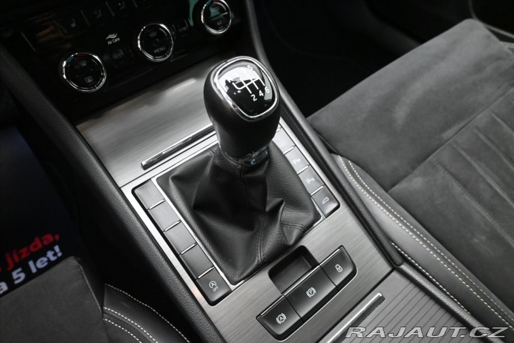 Škoda Superb 2,0 TDI 110 kW Style Záru 2022