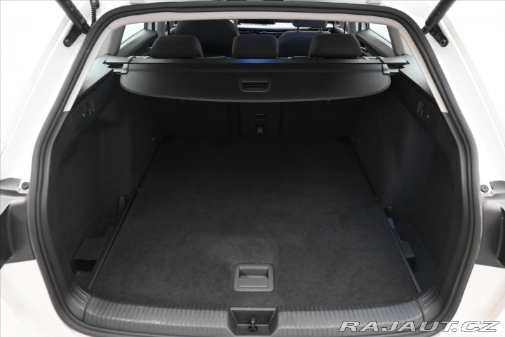 Volkswagen Golf 2,0 TDI 110kW DSG Life Zá 2022