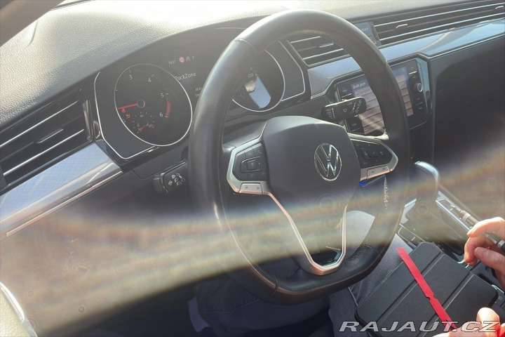 Volkswagen Passat 2,0 TDI 110 kW DSG Busine 2021