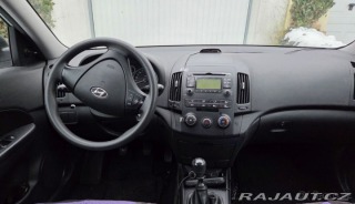 Hyundai i30 1,4   garážovaný, neboura 2010