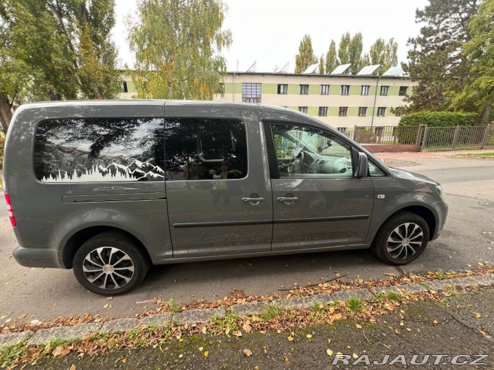 Volkswagen Caddy 1,6   Maxi 7 míst + kempo 2011