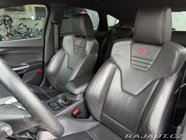 Ford Focus 2,0 ST 184kW EcoB REZERVA 2012