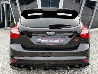 Ford Focus 2,0 ST 184kW EcoB SCTi 2012