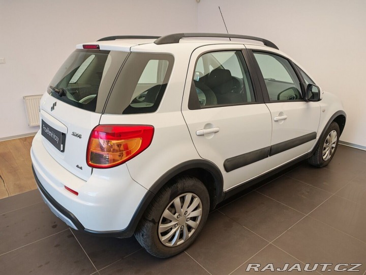 Suzuki SX4  2013