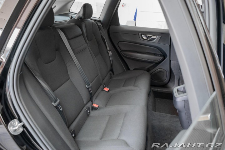 Volvo XC60 B4 AWD KESSY*MATRIX*VÝHŘE 2022