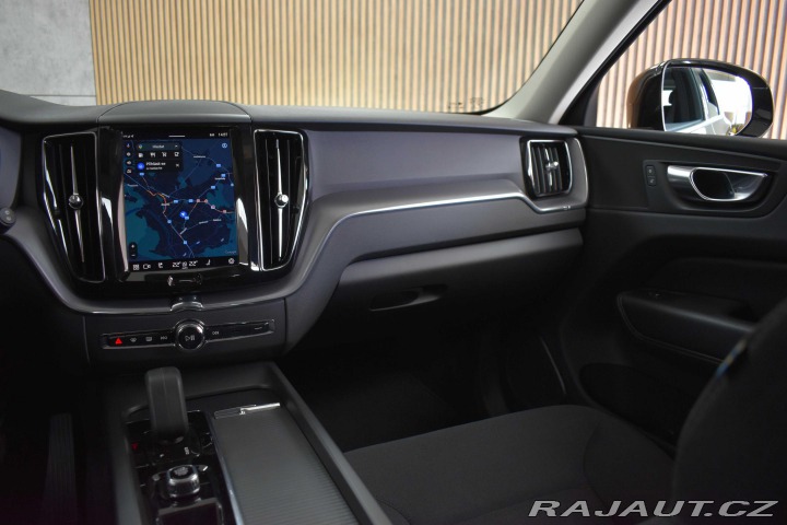 Volvo XC60 B4 AWD KESSY*MATRIX*VÝHŘE 2022